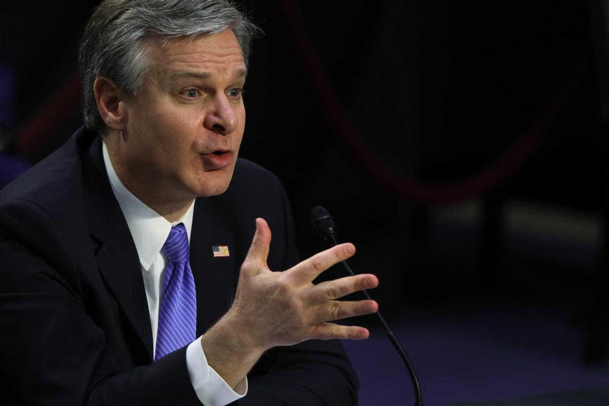 <p>Wray también respondió preguntas de legisladores republicanos sobre el extremismo antigubernamental y de extrema izquierda en 2020.</p> (Getty Images)