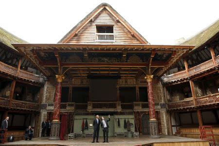 U.S. President Barack Obama tours the Globe Theatre in London to mark the 400th anniversary of William Shakespeare's death April 23, 2016.REUTERS/Kevin Lamarque