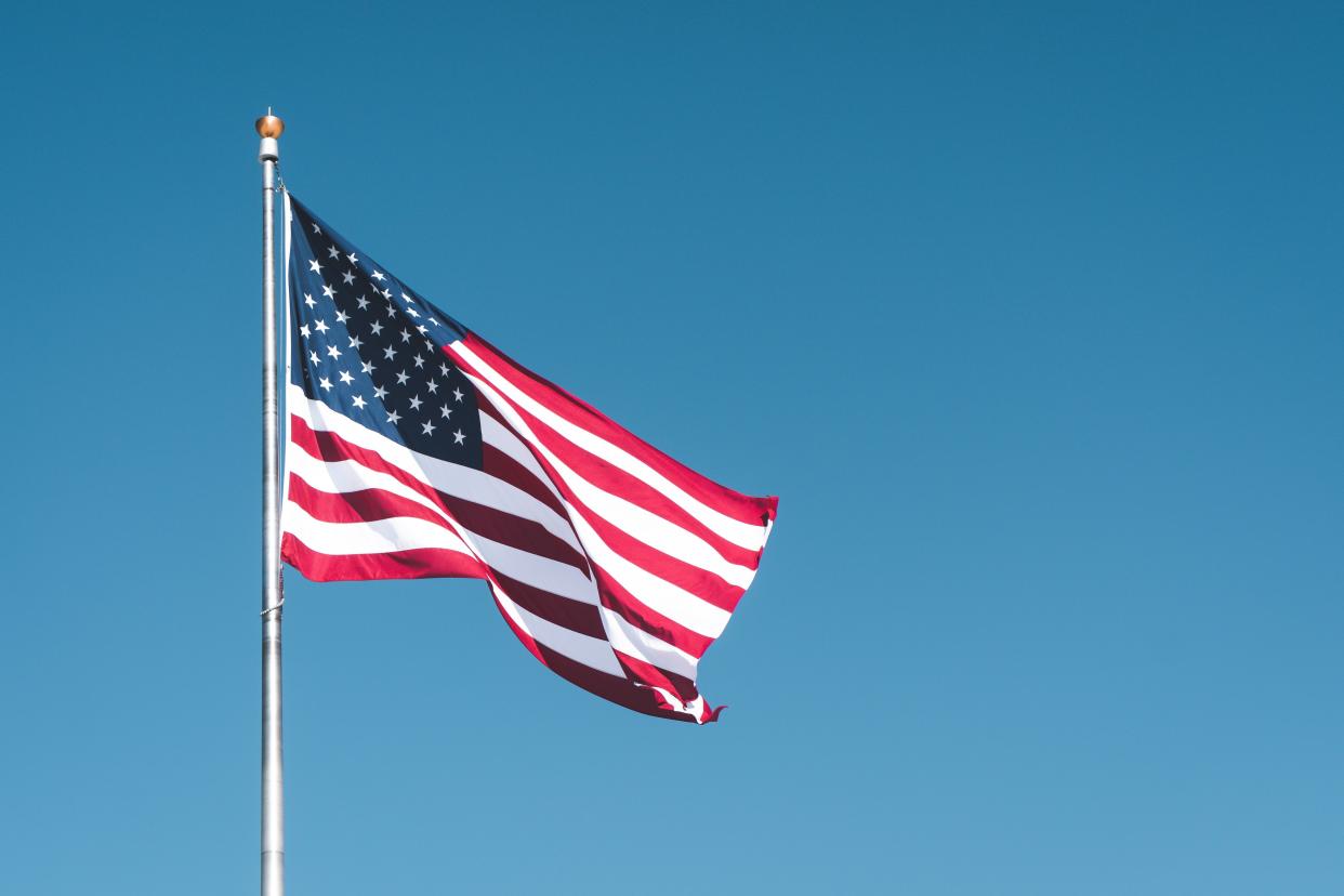 Der “Pledge of Allegiance” ist der Treueschwur auf die US-amerikanische Nation und die Flagge. (Bild: Daniel Kieslinger/EyeEm/Getty Images)