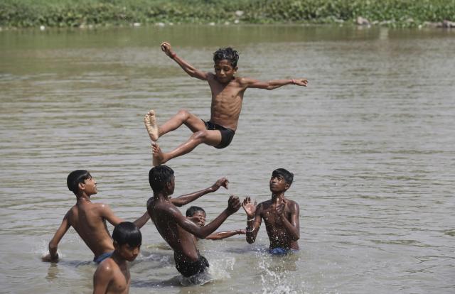 Unos 559 millones de niños expuestos a olas de calor frecuentes, según  Unicef