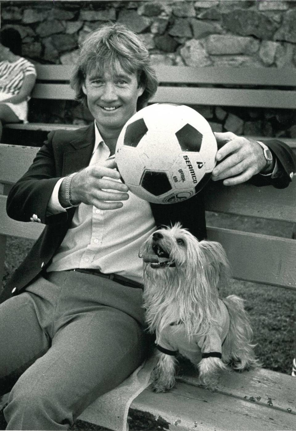 Carolina Lightnin’ coach Rodney Marsh, in 1981, with a canine friend. Marsh, a former English soccer star himself, initially didn’t put Tony Suarez on his team because his first touch was poor. He later realized his mistake.