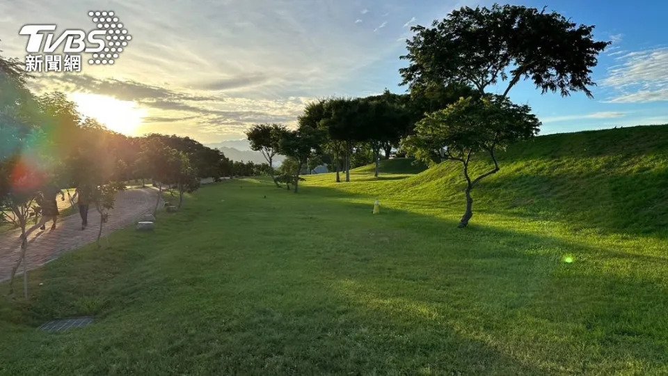 &#x00540e;&#x0091cc;&#x0074b0;&#x004fdd;&#x00516c;&#x005712;&#x004f4d;&#x0065bc;&#x005927;&#x007532;&#x006eaa;&#x007554;&#x00ff0c;&#x005730;&#x0052e2;&#x0076f8;&#x005c0d;&#x008f03;&#x009ad8;&#x0098a8;&#x005927;&#x006dbc;&#x00723d;&#x00ff0c;&#x006709;&#x006a39;&#x00852d;&#x006709;&#x008349;&#x005730;&#x00ff0c;&#x009069;&#x005408;&#x00653e;&#x0098a8;&#x007b8f;&#x003002;