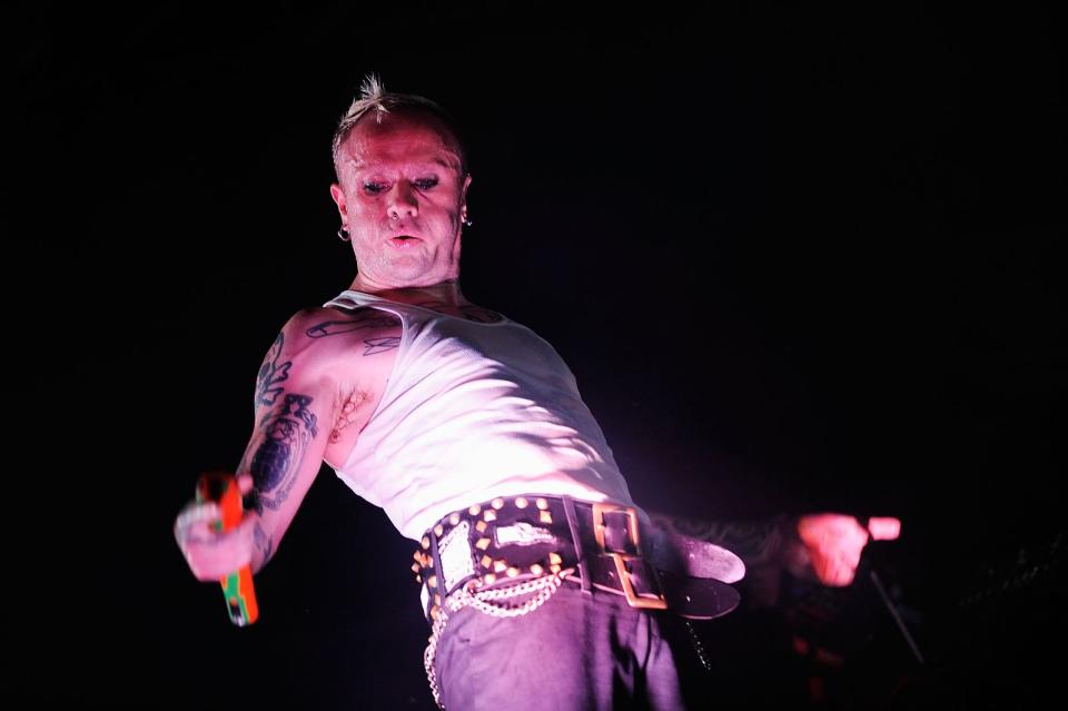 Laut, schrill, kompromisslos: So wurden The Prodigy in den 90-ern zu internationalen Superstars. Kein anderes Bandmitglied verkörperte das Prodigy-Feeling nach außen hin so sehr wie Keith Flint. In den Nachrufen war oft von einer Ikone, von einem Rockstar der Moderne die Rede. Keith Flint starb am 14. März 2019 mit 49 Jahren in Essex - er hatte sich erhängt. Bei der öffentlichen Trauerfeier gab es eine zwei Kilometer lange Fan-Pozession. (Bild: Getty Images/Stefan Gosatti)