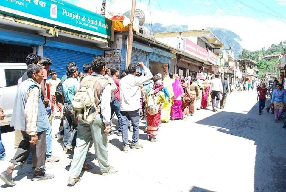 <div class="paragraphs"><p>Protestors of Raini village</p></div>