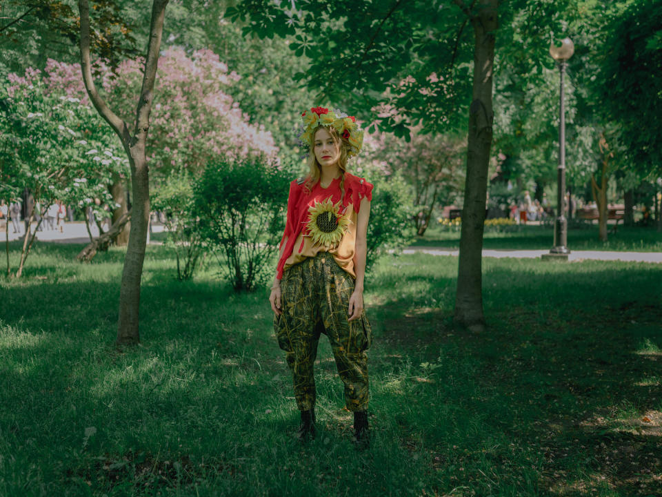 Ksenia poses for a portrait in Shevchenko Park. She is grateful that she can still live in Kyiv.<span class="copyright">Fabian Ritter—DOCKS Collective</span>