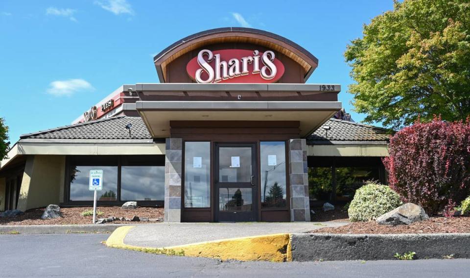 The last Shari’s Cafe and Pies located in Tacoma sits vacant on Wednesday, July 24.