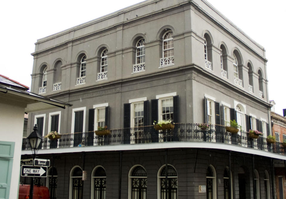 The LaLaurie residence in 1140 Royal Street, New Orleans, photographed in September 2009. (Credit: Dropd/Wikimedia Commons)