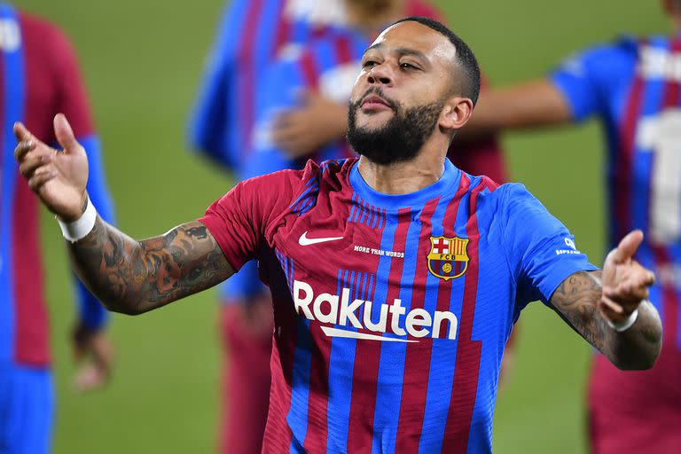 El neerlandés Memphis Depay, lo más importante de lo poco que adquirió un Barcelona en crisis financiera.