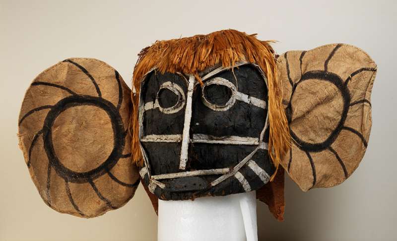 巴西原住民慶典用的面具，過去曾輾轉流傳於歐洲傳教士、私人收藏家手中。（巴西國家博物館提供）