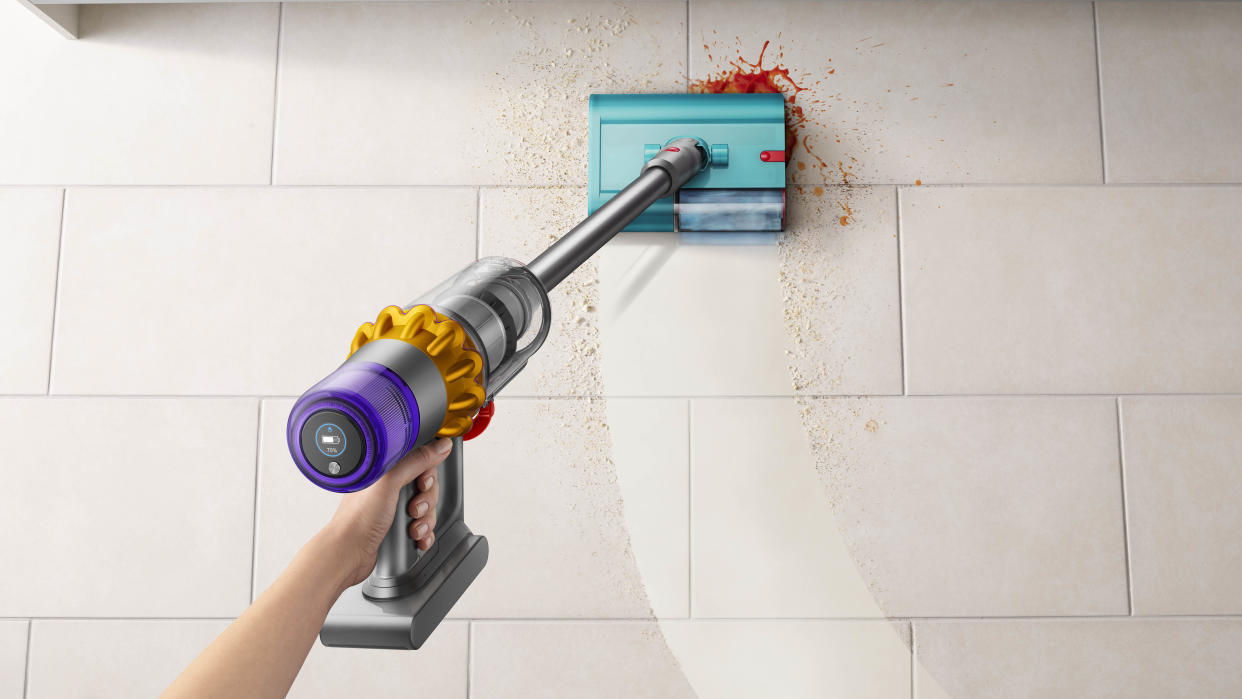  Dyson V15s Detect Submarine wet and dry vacuum . 