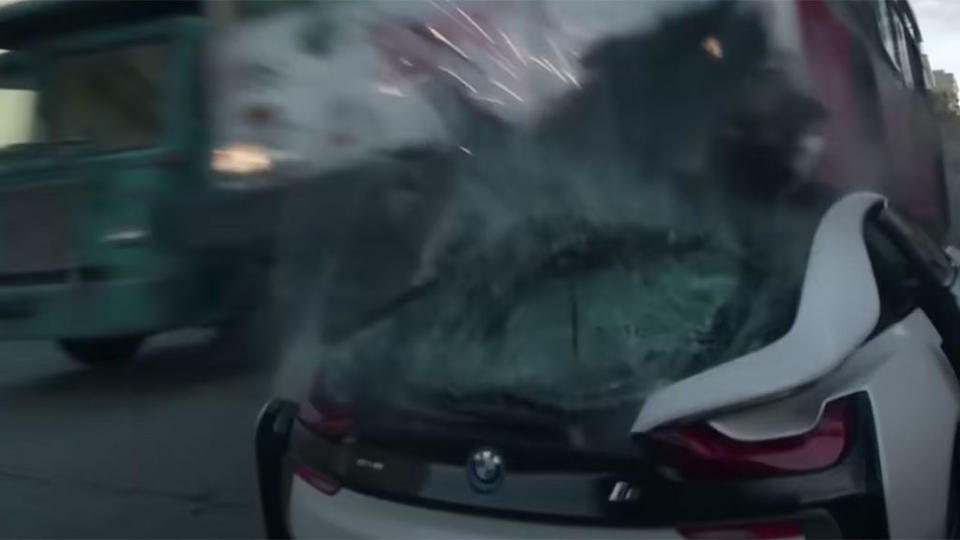 在好萊塢電影裡面車子動不動就能撞個稀巴爛，實際上以現在的汽車強度，這些畫面都不太可能實現。（圖片來源/ 《尚氣》）
