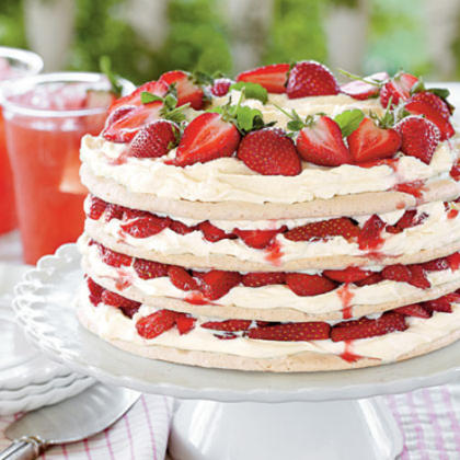 Fresh Strawberry Meringue Cake