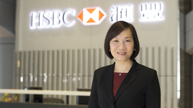Am Mittwoch beginnt in China der Parteitag der Kommunistischen Partei. HSBC-China-Chefin Helen Wong erklärt im Interview, warum sich Chinas Wirtschaft stabilisiert hat und welche Rolle die Neue Seidenstraße dabei spielt.
