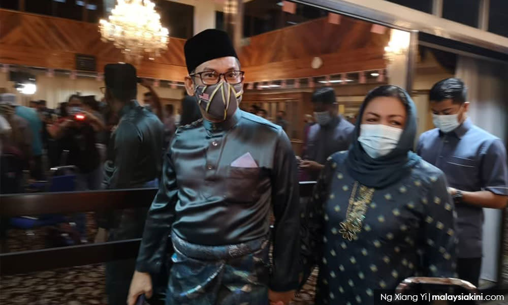 Perak Sultan accepts resignation of MB, excos