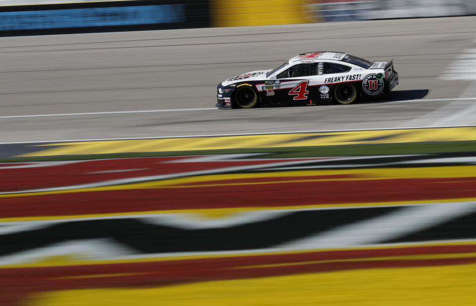 Kevin Harvick (4) drives during a NASCAR Cup Series auto race at Las Vegas Motor Speedway, Sunday, March 3, 2019, in Las Vegas. (AP Photo/John Locher)