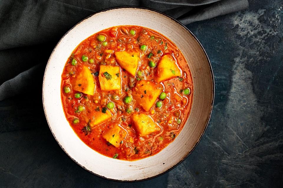 Aloo Matar (Indian Potato and Green Pea Curry)