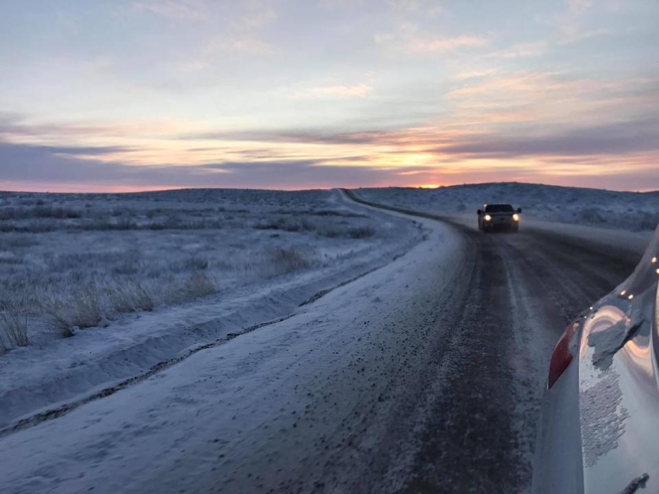 The Inuvik-Tuktoyaktuk highway. The crash happened in August 2021, about 26 kilometres north of Inuvik, N.W.T. (Randall McKenzie/CBC - image credit)