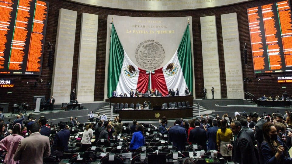 Diputados aprueban Miscelánea Fiscal con tope a ONG y RFC a jóvenes