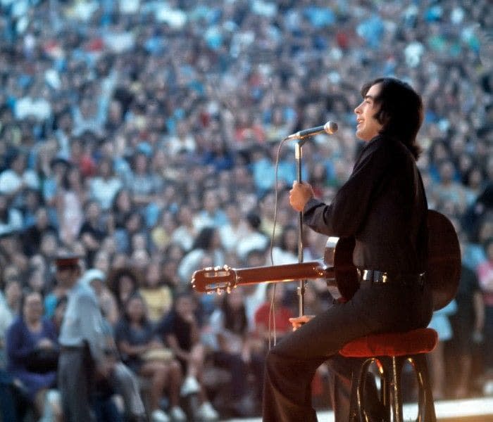 El taburete de Joan Manuel Serrat