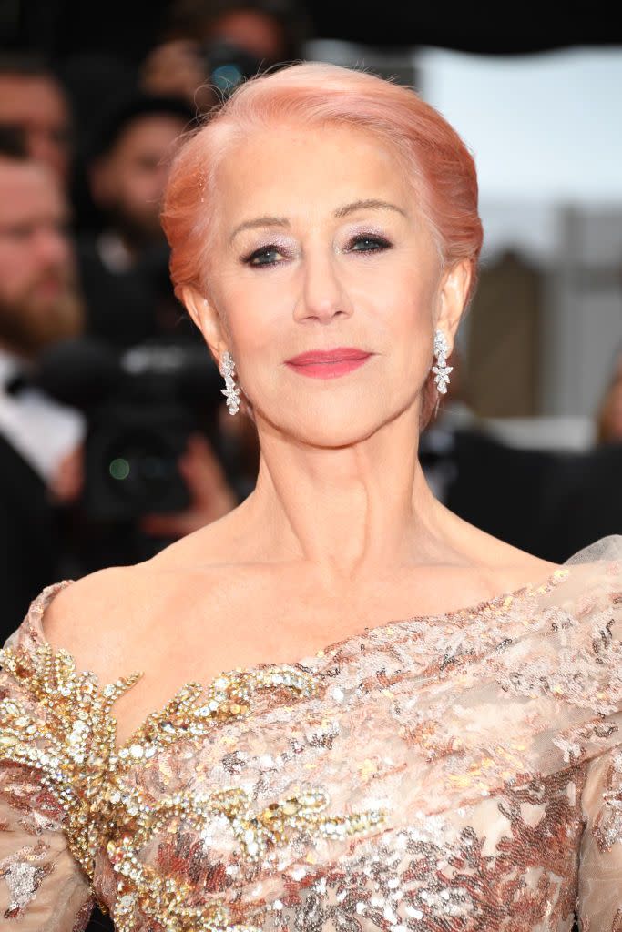 <p><strong>Helen Mirren</strong> proves that you can rock a peach shade at any age. This shade gave her look effortless edge.</p>