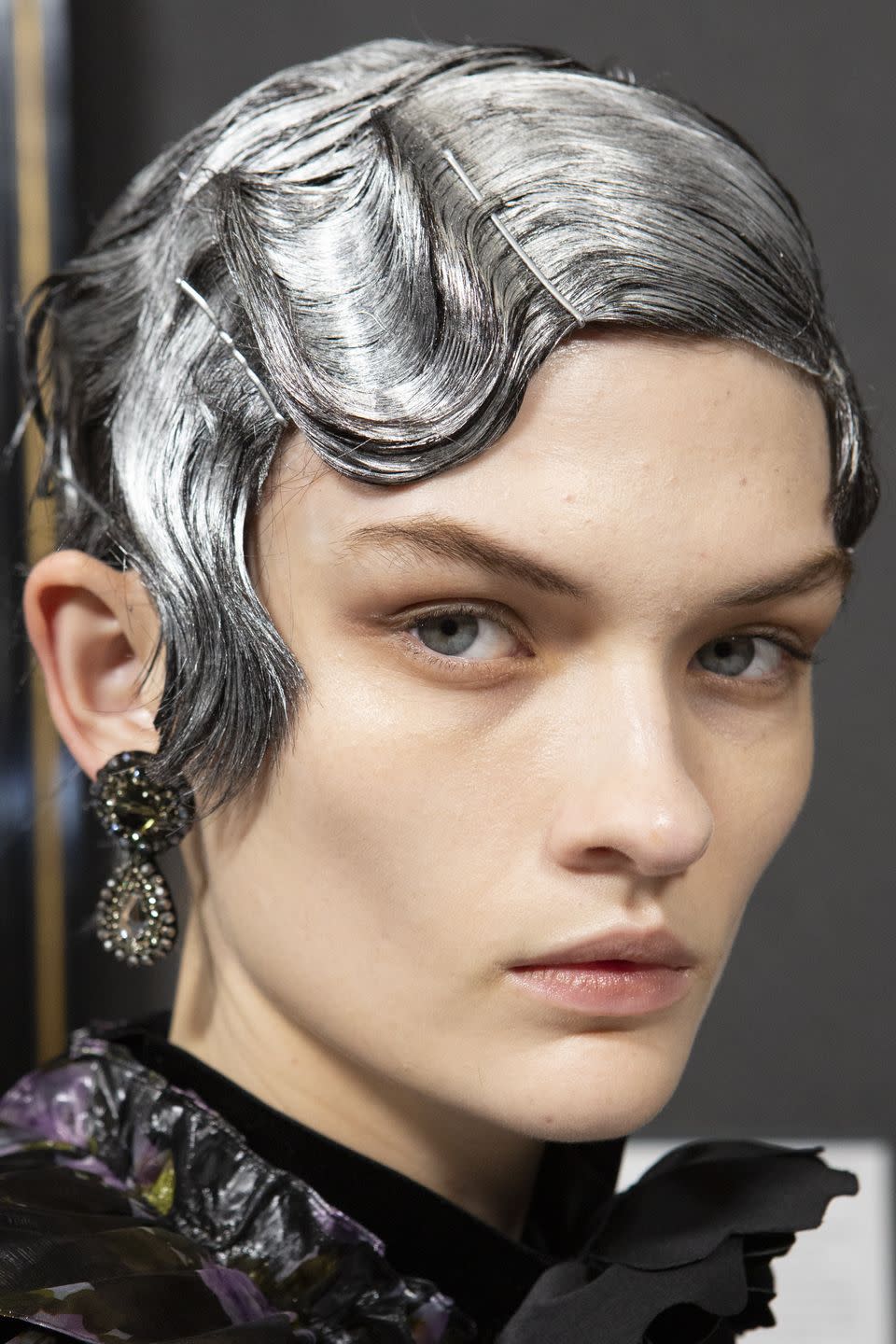 <p>These silver finger waves are somewhere between Great Gatsby and the Tin Man.</p>