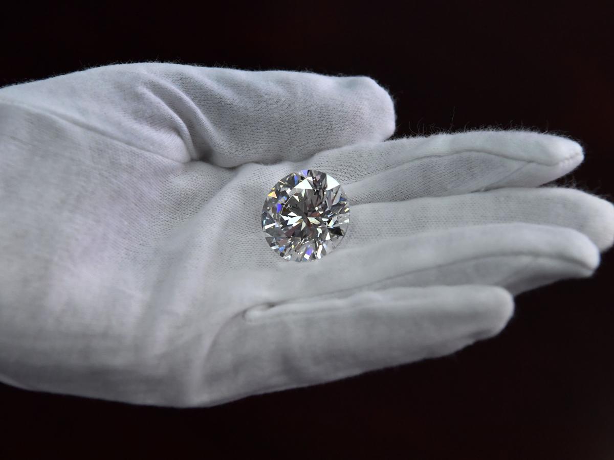 That diamond ring? It may have helped pay for Russia's war