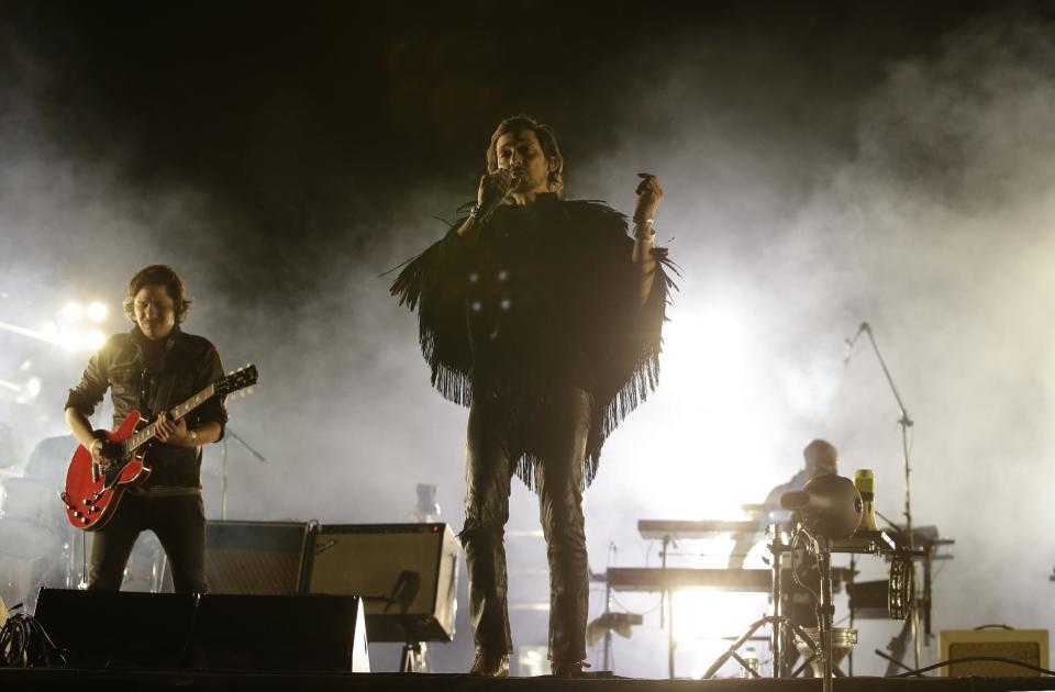 El grupo mexicano Zoé durante su presentación en el festival Vive Latino, en la Ciudad de México, el domingo 19 de marzo del 2017. (AP Foto/Rebecca Blackwell)