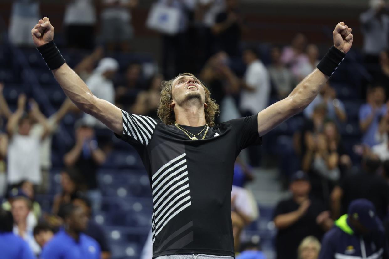 Jubelt Alexander Zverev heute Nacht genauso wie beim Achtelfinalkrimi gegen Jannik Sinner? Falls er Carlos Alcaraz schlägt, wird kein deutscher Free-TV-Sender live dabei sein. (Bild: 2023 Getty Images/Al Bello)