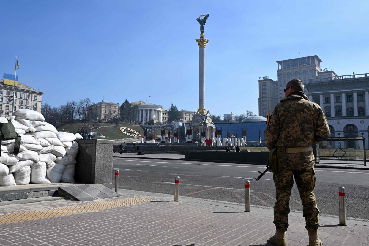 Image: A Ukrainian serviceman stands guard at Independence Square (Sergei Supinsky / AFP - Getty Images)