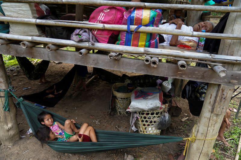 Villagers from Ee Thu Hta displacement camp in Mae Hong Son province