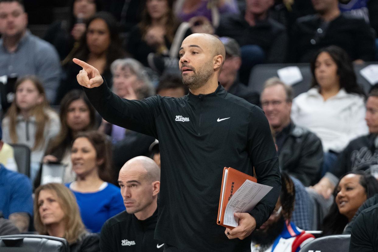 December 16, 2023; Sacramento, California, USA; Sacramento Kings associate head coach Jordi Fernandez during the first quarter against the Utah Jazz at Golden 1 Center. Mandatory Credit: Kyle Terada-USA TODAY Sports