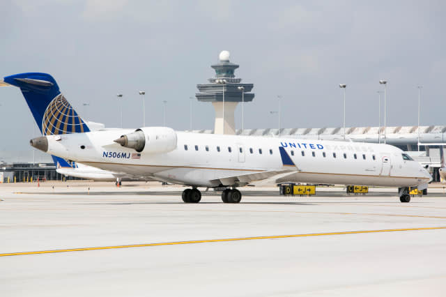 Dulles International Airport, Virginia, USA. 2nd October, 2014. Aircraft operations at Washington Dulles International Airport i