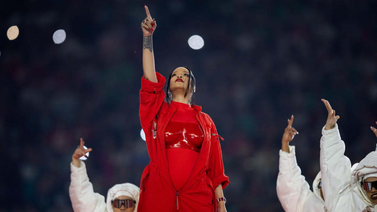 Did Rihanna Get Paid For Her 2023 Super Bowl Halftime Performance? – NBC  Chicago