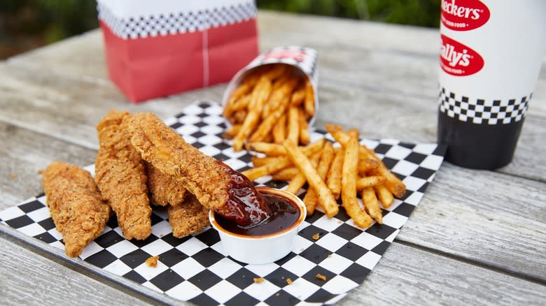 Checkers and Rallys chicken fingers meal