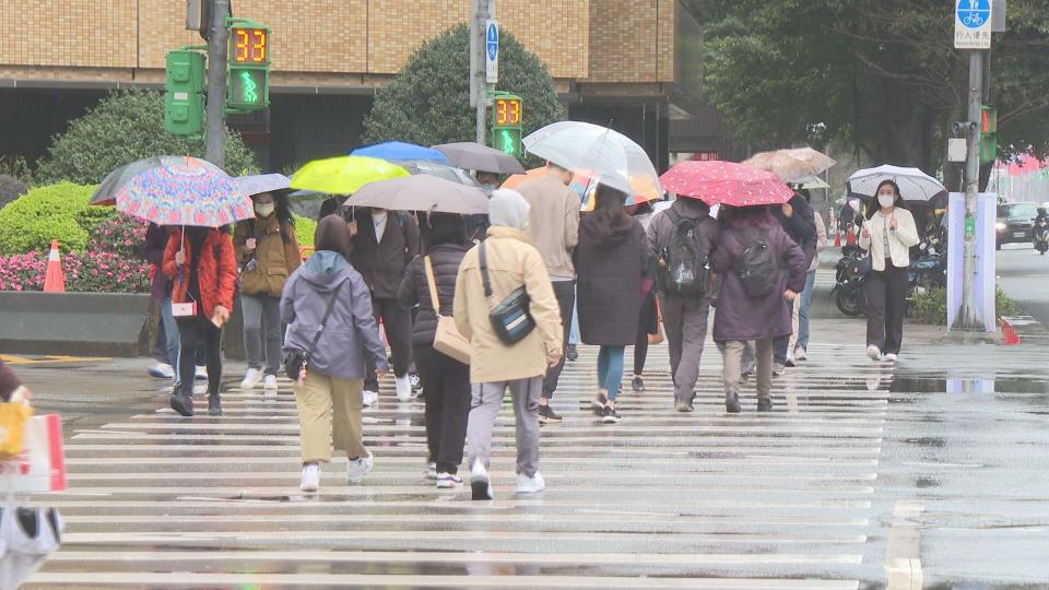 今日受鋒面通過影響，北台灣有局部較大雨勢發生的機率。（資料畫面）