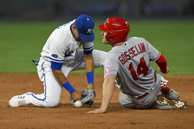 Kansas City Royals' Zack Greinke Goes Viral For Sharing Priceless Moment in  Outfield with Kids - Fastball