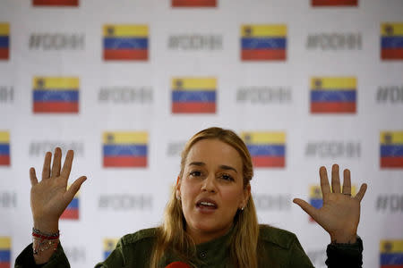 Human rights activist Lilian Tintori, wife of opposition leader Leopoldo Lopez, gestures during a news conference in Caracas, Venezuela, September 2, 2017. REUTERS/Andres Martinez Casares