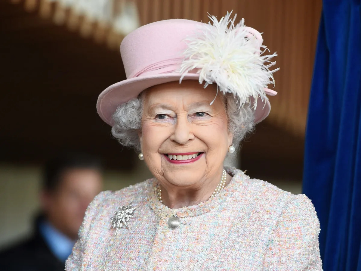 Instagram gossip blog with 2.8 million followers that said Queen Elizabeth had d..