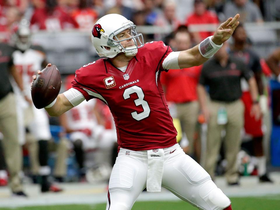 Carson Palmer makes a throw against the Tampa Bay Buccaneers.