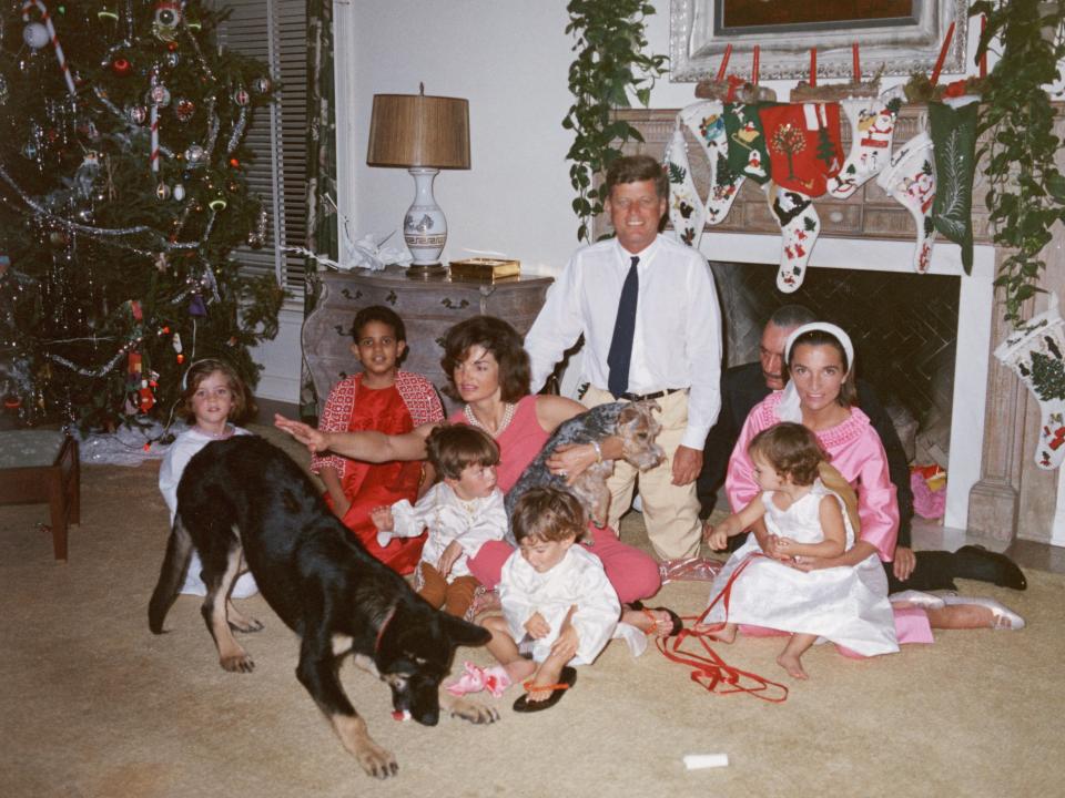John F. Kennedy, Jackie Kennedy, and their family celebrate Christmas in 1962