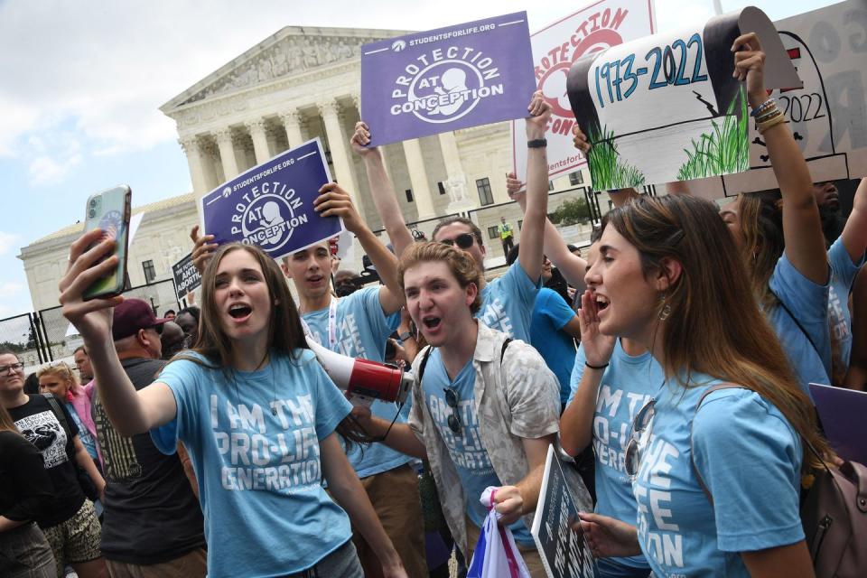 Photos From Outside the Supreme Court After Roe v. Wade Is Overturned