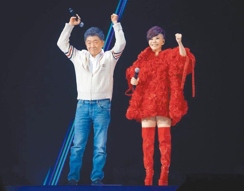 詹雅雯30周年巡迴演唱會台北小巨蛋場，圖左為衛福部長陳時中。（圖／本報系資料照片）
