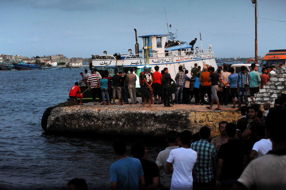 Migrants rescued from boat capsized off Egyptian coast