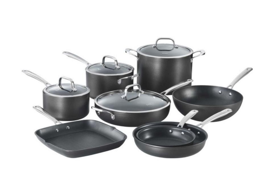 One Hard Anodised 8 Piece Cookset. 