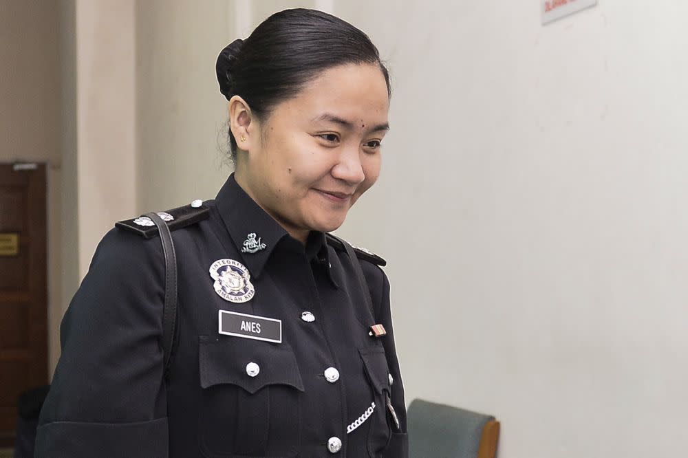 Inspector Anestassia Chin Fat is pictured at the Shah Alam High Court October 3, 2019. — Picture by Miera Zulyana