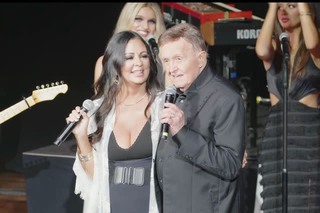 <p>Grande Ole Opry/Facebook</p> Sara Evans and Bill Anderson onstage at the Grand Ole Opry on Aug. 17