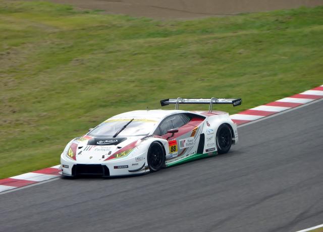 GT3的Lamborghini Huracán GT3在茂木賽道的最佳圈時：1:48.141©Tokumeigakarinoaoshima@WikiPedia