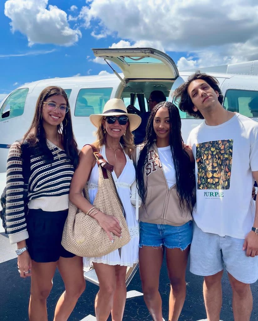 Lili Estefan, sus hijos y la novia de Lorenzo se embarcaron en unas vacaciones por el Caribe