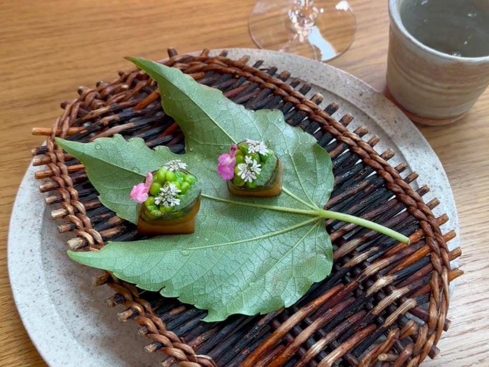 Peas and pumpkinseed sushi.