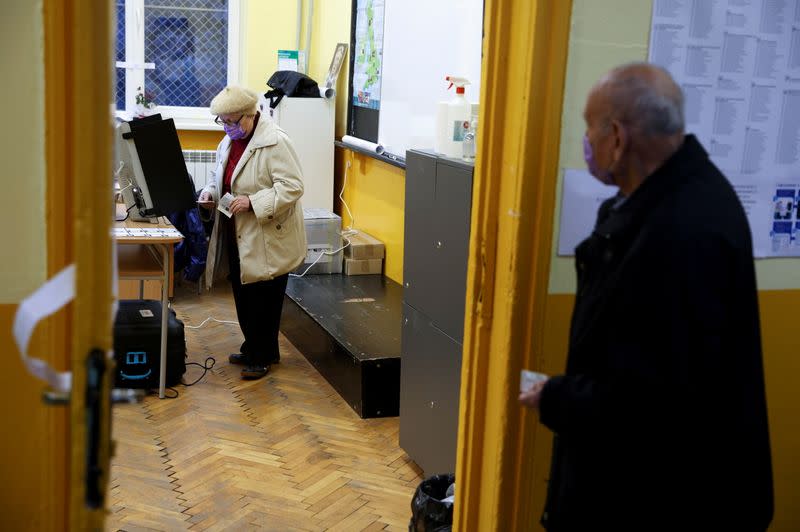 Bulgaria holds parliamentary and presidential elections